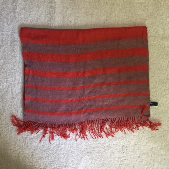 Gap Scarf/Wrap - Picture 4 of 6